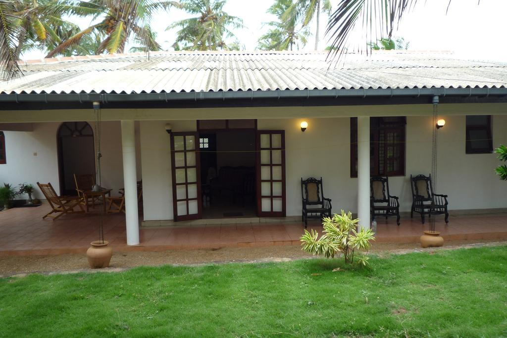 Beach House Negombo Habitación foto