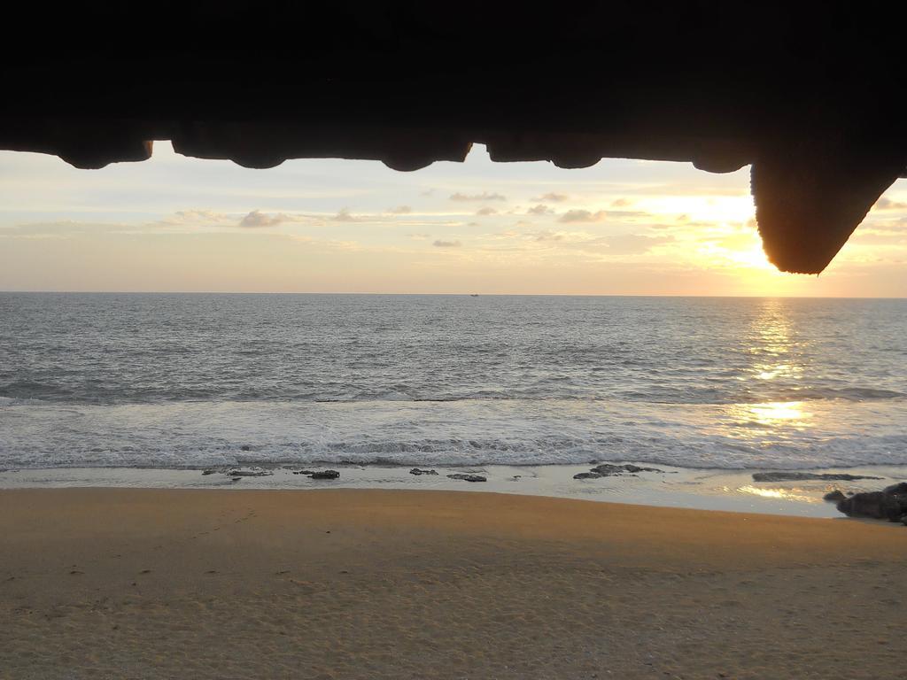 Beach House Negombo Exterior foto
